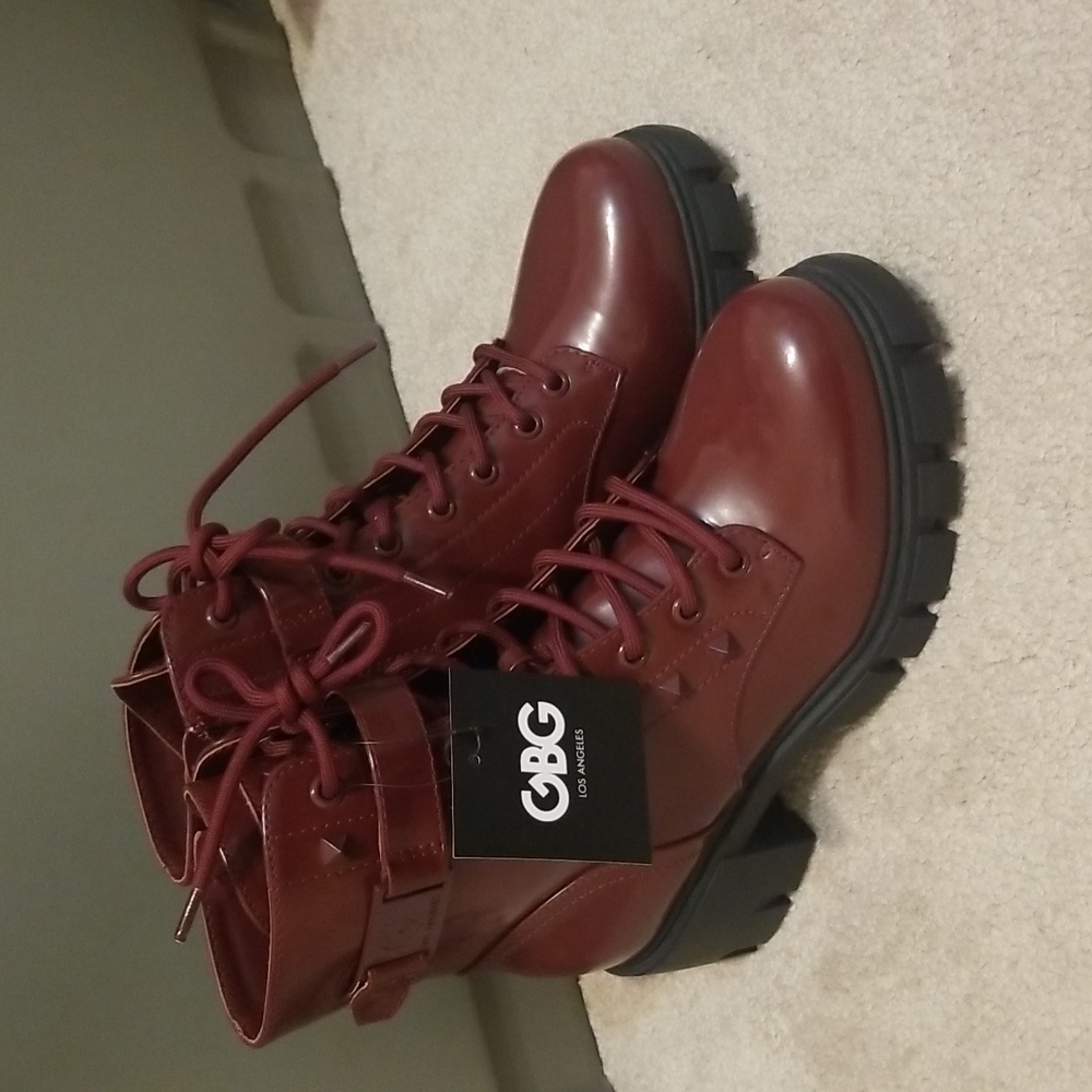 GBG Los Angeles wine booties. NEW. Size 7